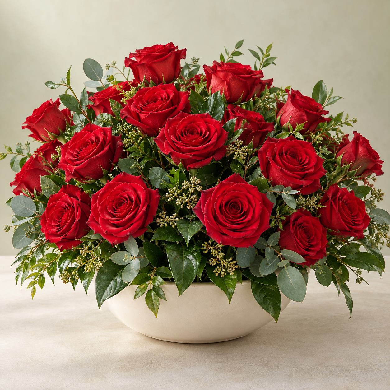 Composizione di rose rosse